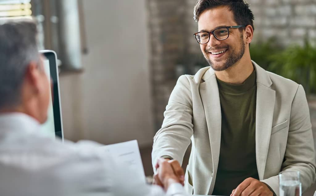 چه زمانی باید مجری ذیصلاح استخدام کنیم؟